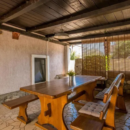 Ferienhaus 2 Bedroom Gorgeous In Dubasnica *