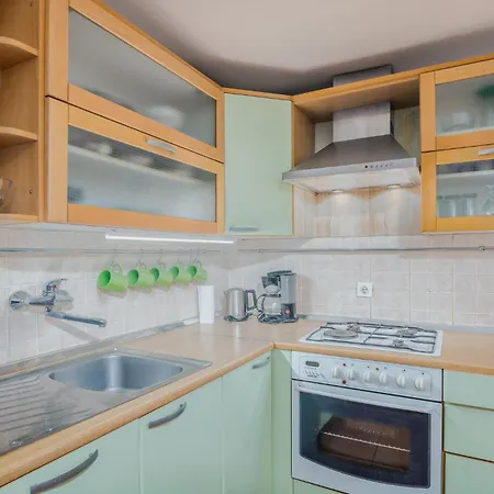 Amazing In Dubasnica With Wifi Holiday home