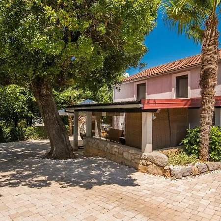 Amazing In Dubasnica With Wifi Holiday home Malinska
